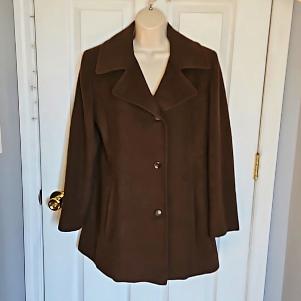 Vintage Scaasi 90s cashmer wool angora brown. Three button coat. 8